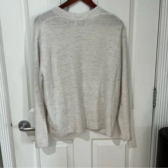 Old Navy off white with a slight color of gray button up cardigan size large - Picture 10 of 10